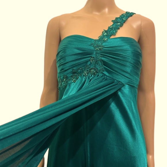 NWOT Satin Maxi Dress Green Size 5/6 - Picture 6 of 8
